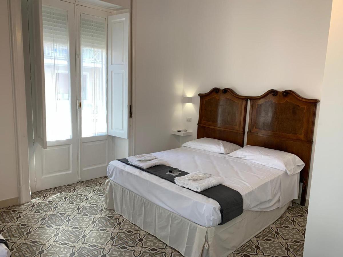 B&B Le Muse Кротоне Екстериор снимка