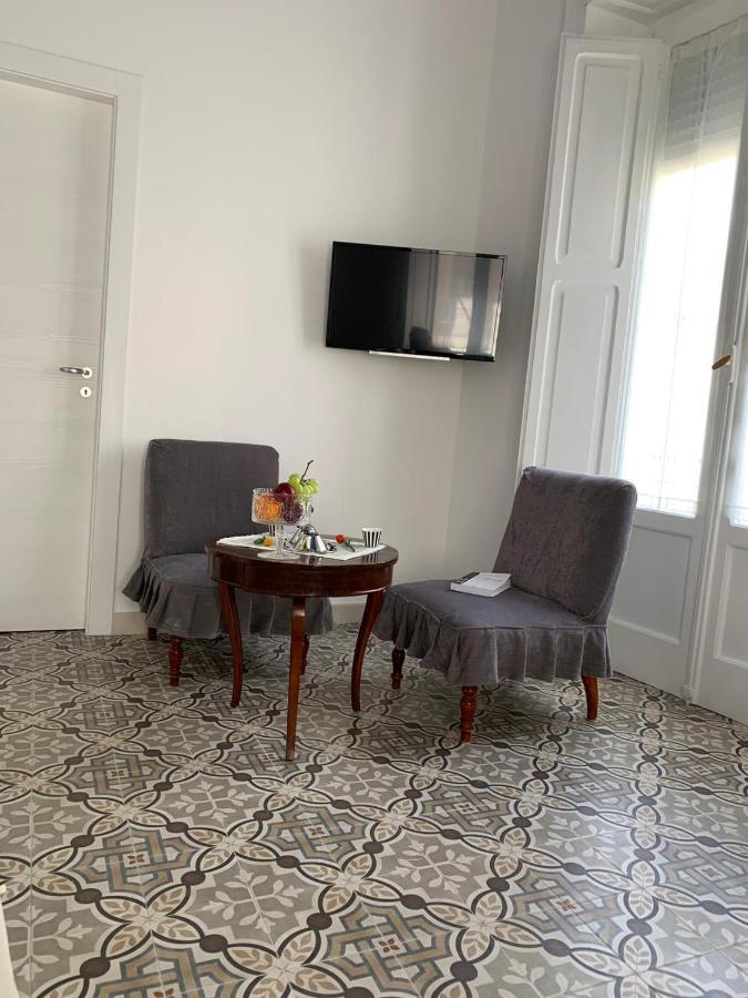 B&B Le Muse Кротоне Екстериор снимка