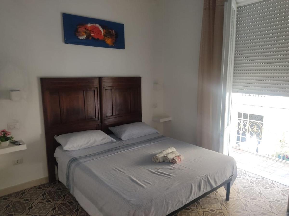 B&B Le Muse Кротоне Екстериор снимка